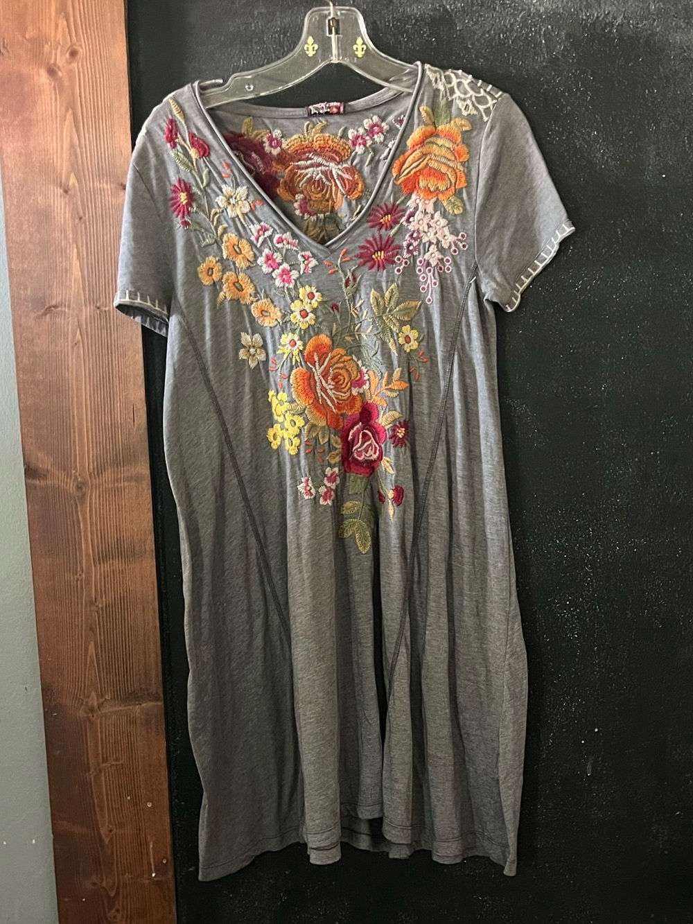 Johnny Was Gray V-Neck Embroidered Floral Top